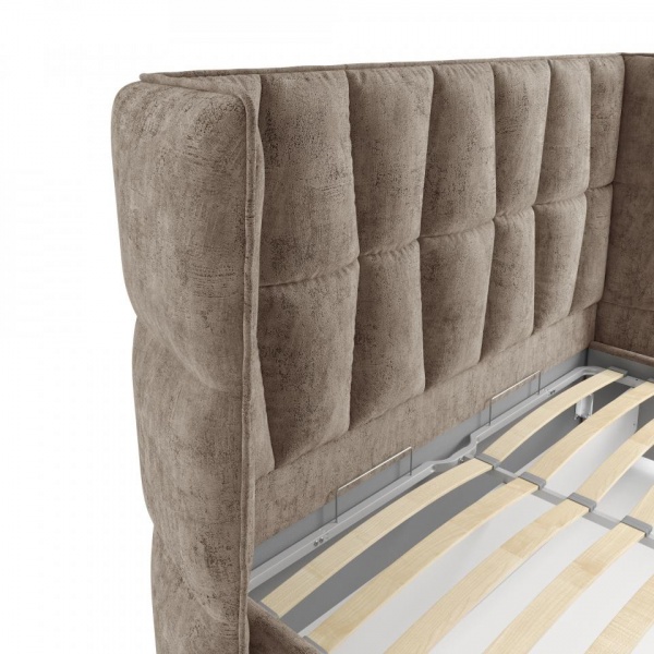 кровать в спальню