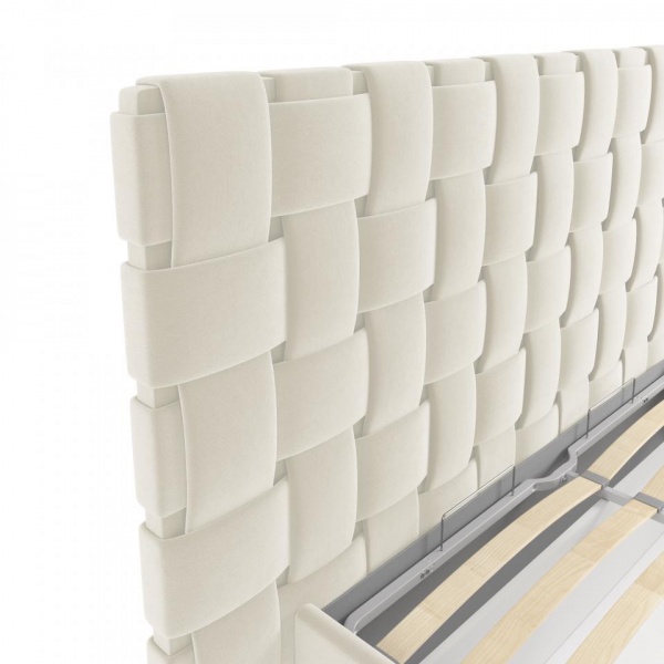 кровать в спальню