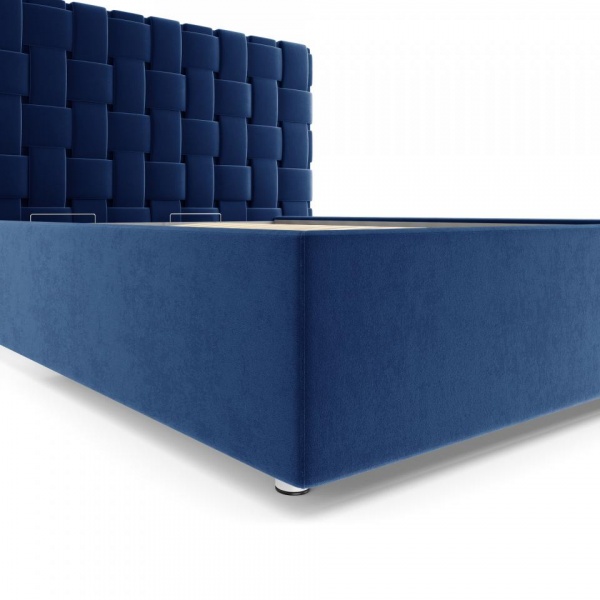 кровать в спальню