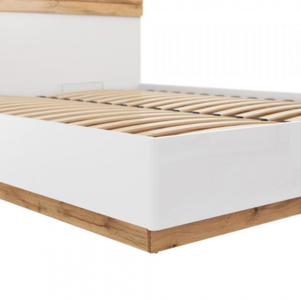 Двуспальные кровати