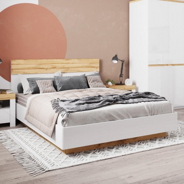 кровать в спальню