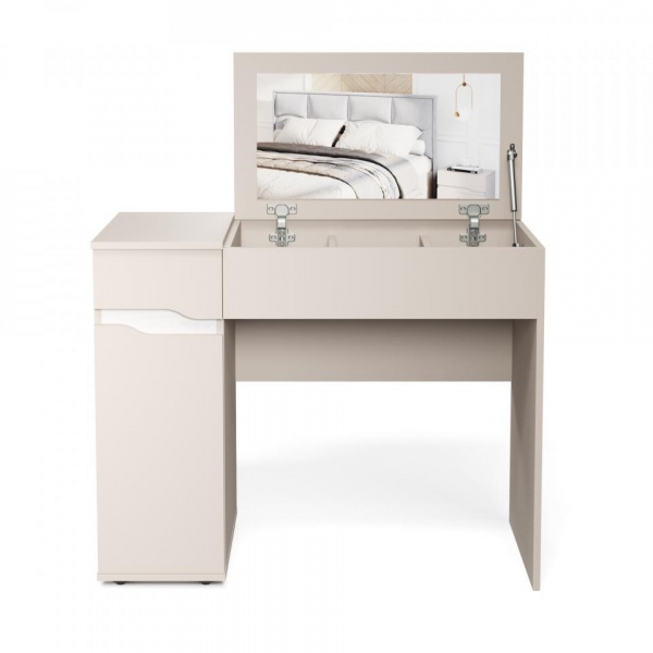 Туалетный стол