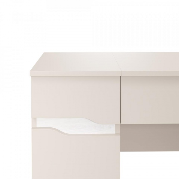 Туалетный стол