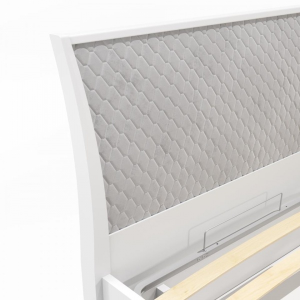 кровать в спальню